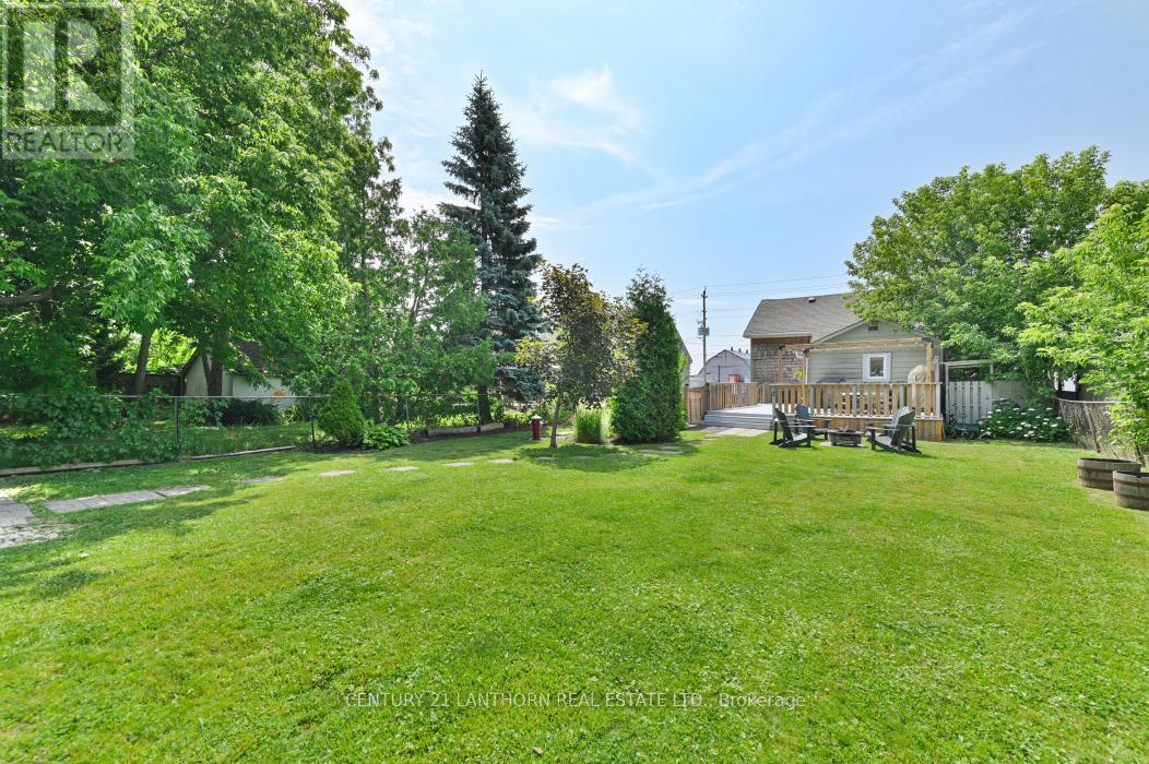 24 Parker Street, Belleville, Ontario  K8P 1C8 - Photo 33 - X12383956