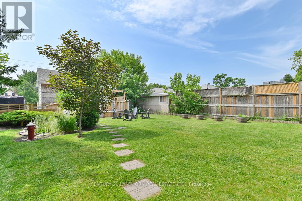 24 Parker Street, Belleville, Ontario  K8P 1C8 - Photo 34 - X12383956