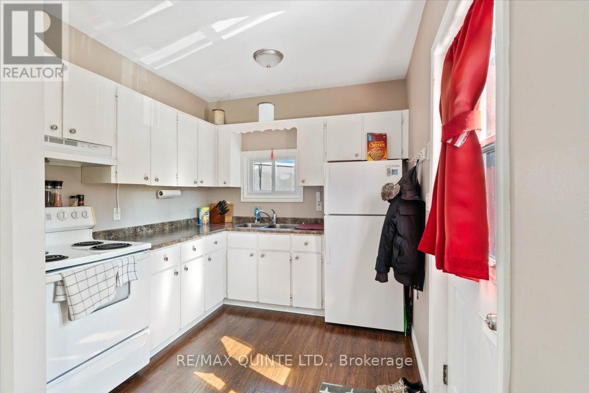 5-7 Chapel Street, Prince Edward County, Ontario  K0K 2T0 - Photo 12 - X12384783