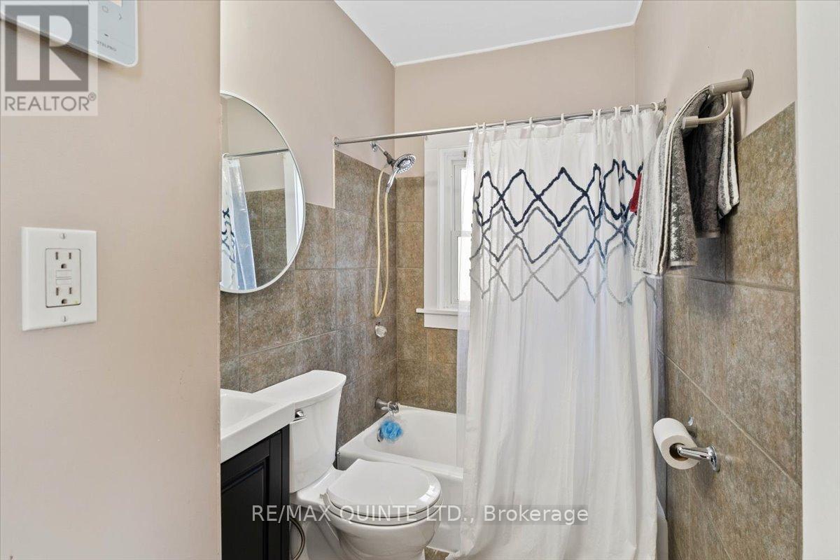 5-7 Chapel Street, Prince Edward County, Ontario  K0K 2T0 - Photo 16 - X12384783