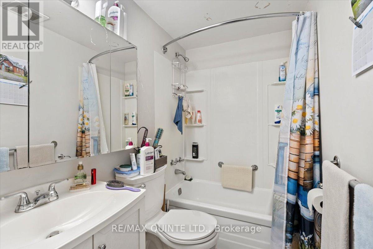 5-7 Chapel Street, Prince Edward County, Ontario  K0K 2T0 - Photo 28 - X12384783