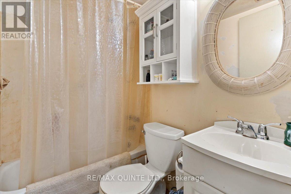 5-7 Chapel Street, Prince Edward County, Ontario  K0K 2T0 - Photo 39 - X12384783