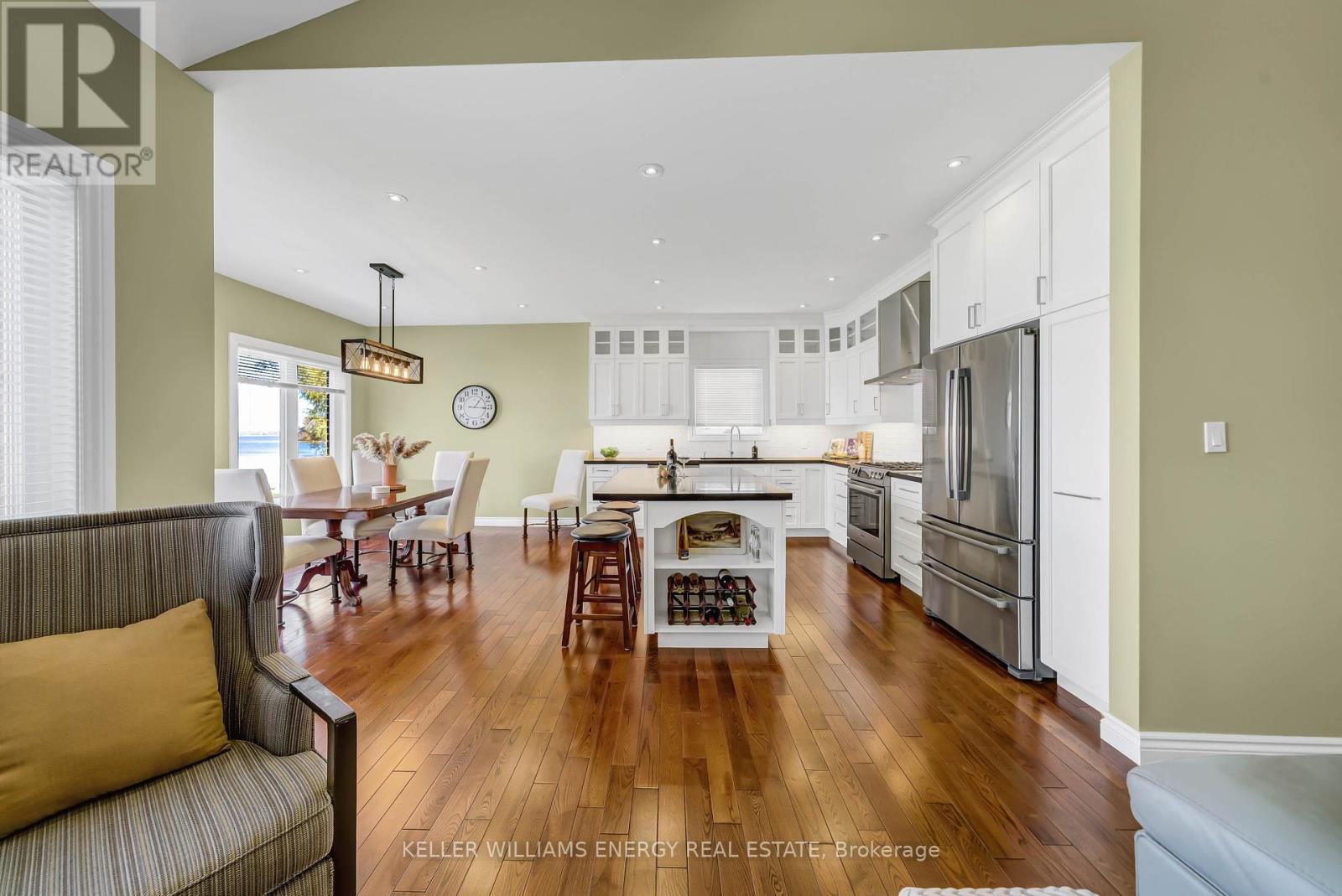 4 Prinyers Drive, Prince Edward County, Ontario  K0K 2T0 - Photo 12 - X12384828