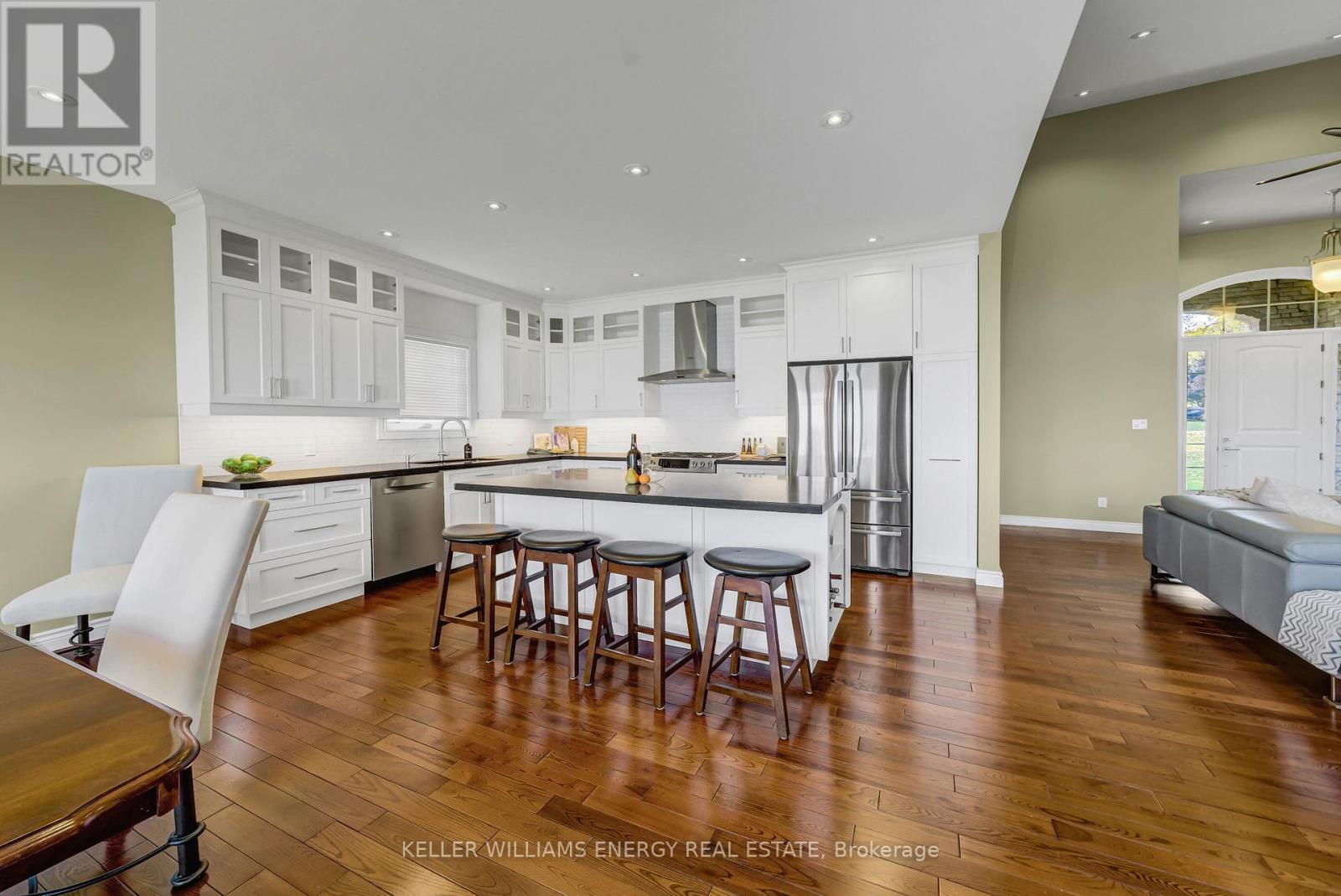 4 Prinyers Drive, Prince Edward County, Ontario  K0K 2T0 - Photo 15 - X12384828