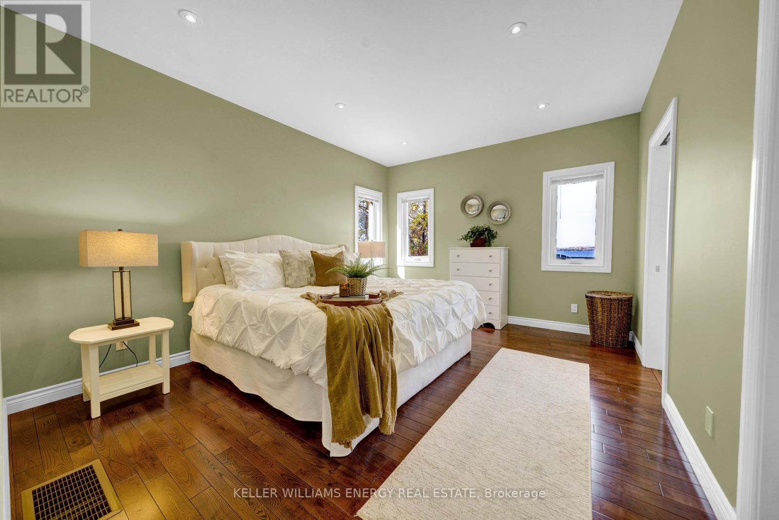 4 Prinyers Drive, Prince Edward County, Ontario  K0K 2T0 - Photo 22 - X12384828