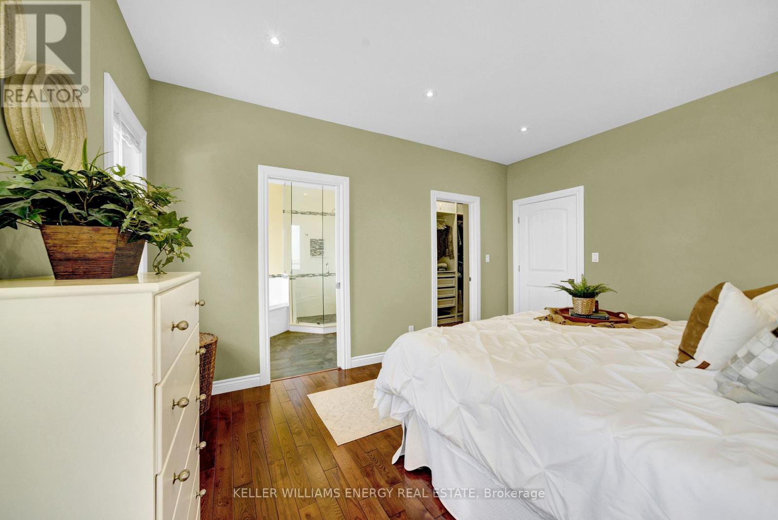 4 Prinyers Drive, Prince Edward County, Ontario  K0K 2T0 - Photo 23 - X12384828