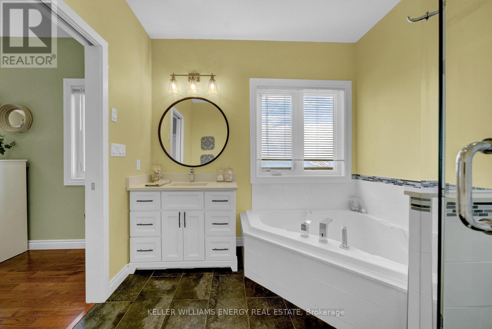 4 Prinyers Drive, Prince Edward County, Ontario  K0K 2T0 - Photo 24 - X12384828