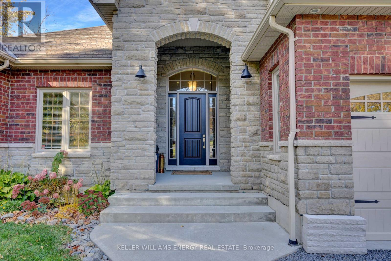 4 Prinyers Drive, Prince Edward County, Ontario  K0K 2T0 - Photo 5 - X12384828