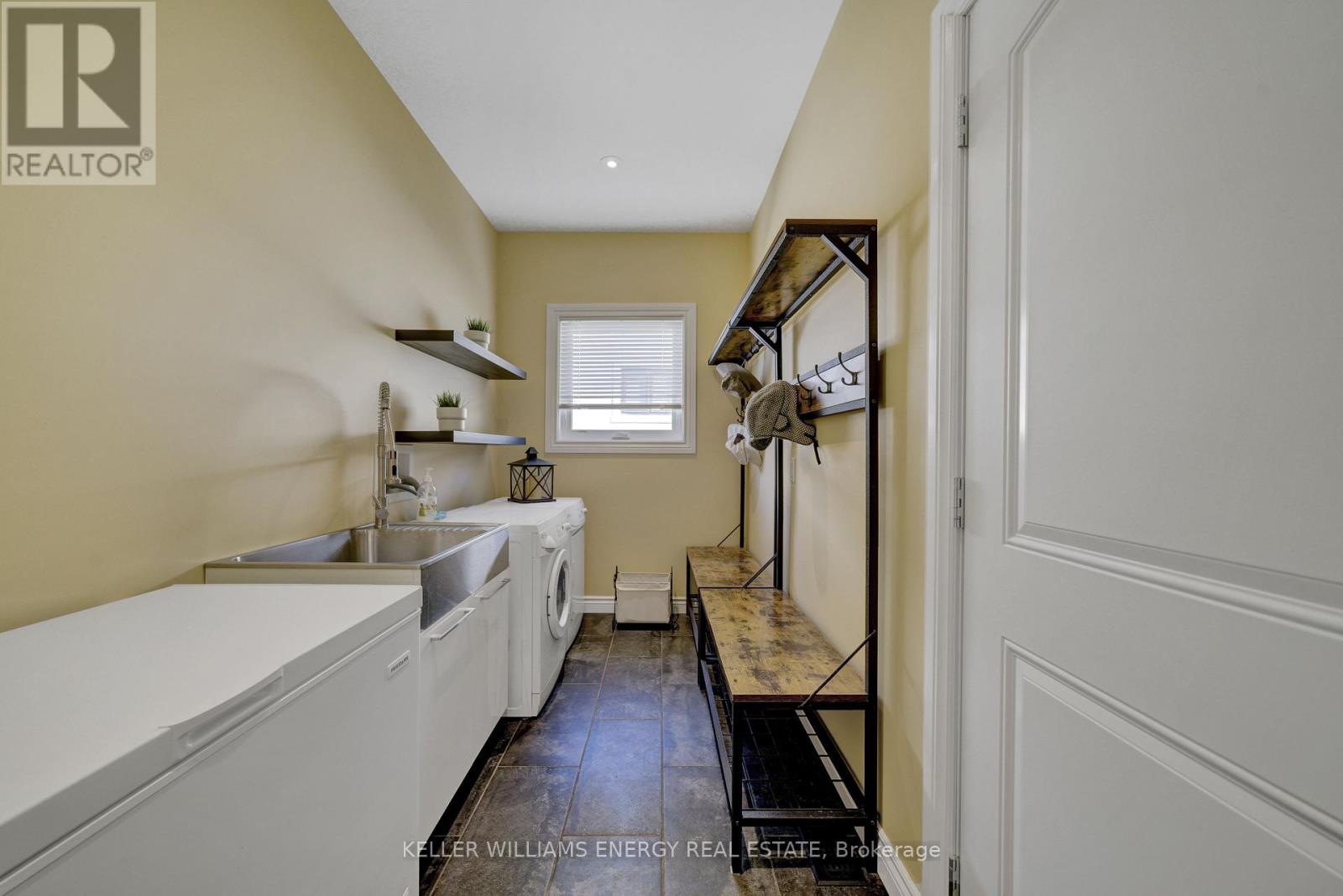 4 Prinyers Drive, Prince Edward County, Ontario  K0K 2T0 - Photo 8 - X12384828