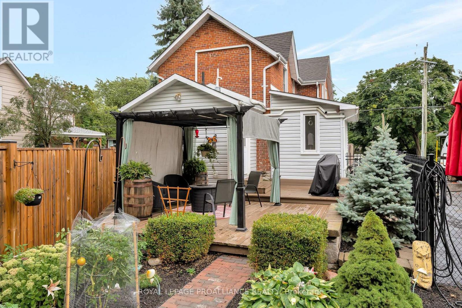16 Benjamin Street, Belleville, Ontario  K8P 1P7 - Photo 34 - X12384919