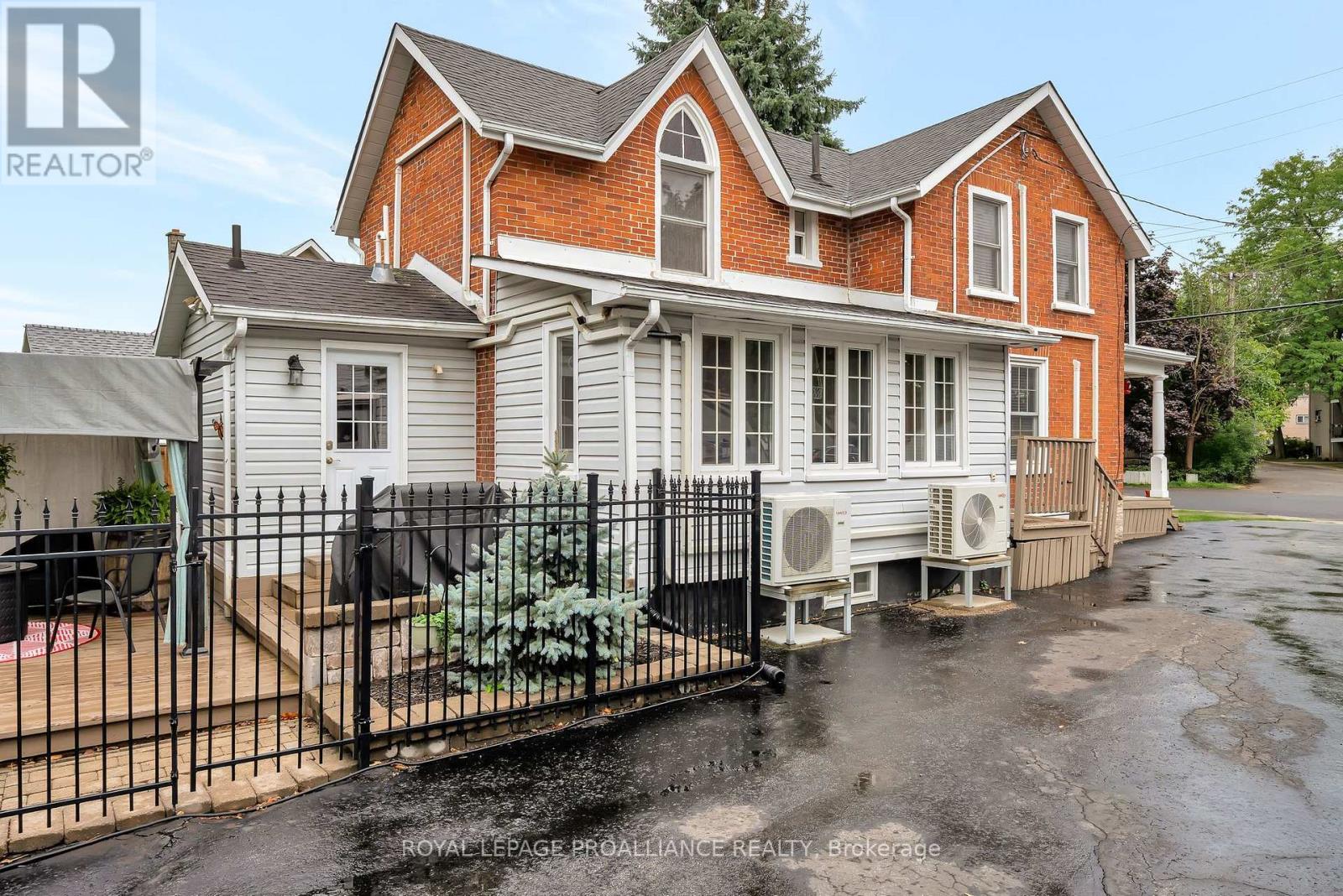 16 Benjamin Street, Belleville, Ontario  K8P 1P7 - Photo 35 - X12384919