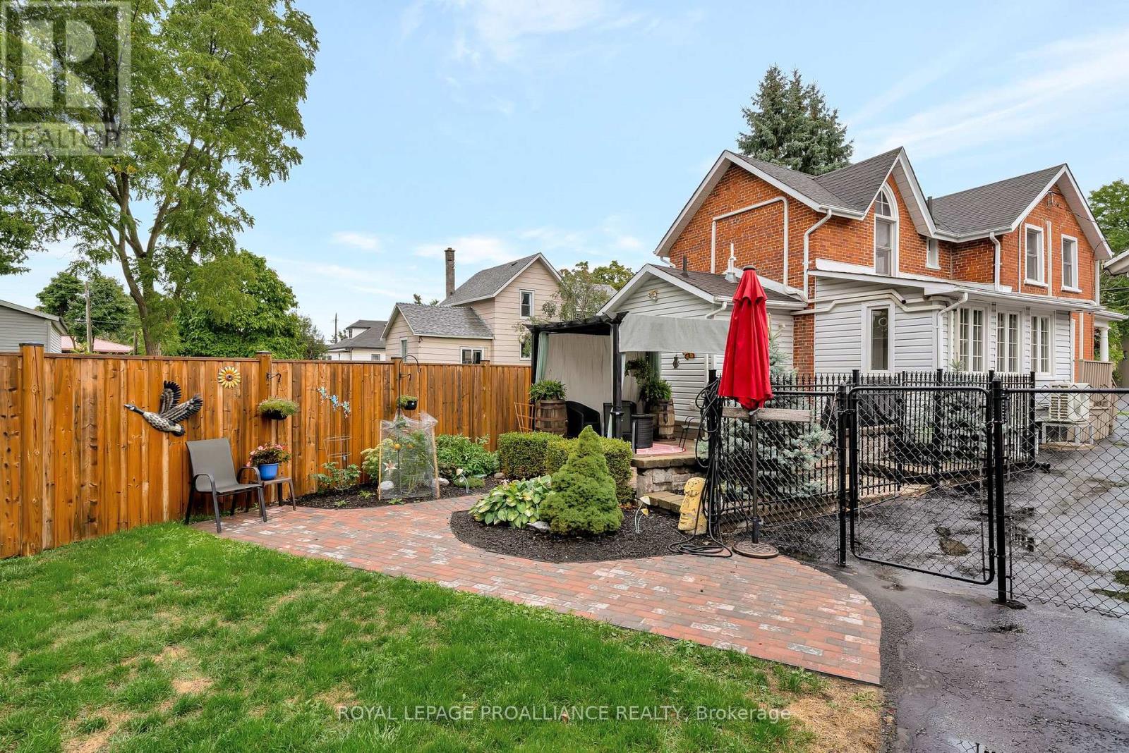 16 Benjamin Street, Belleville, Ontario  K8P 1P7 - Photo 37 - X12384919