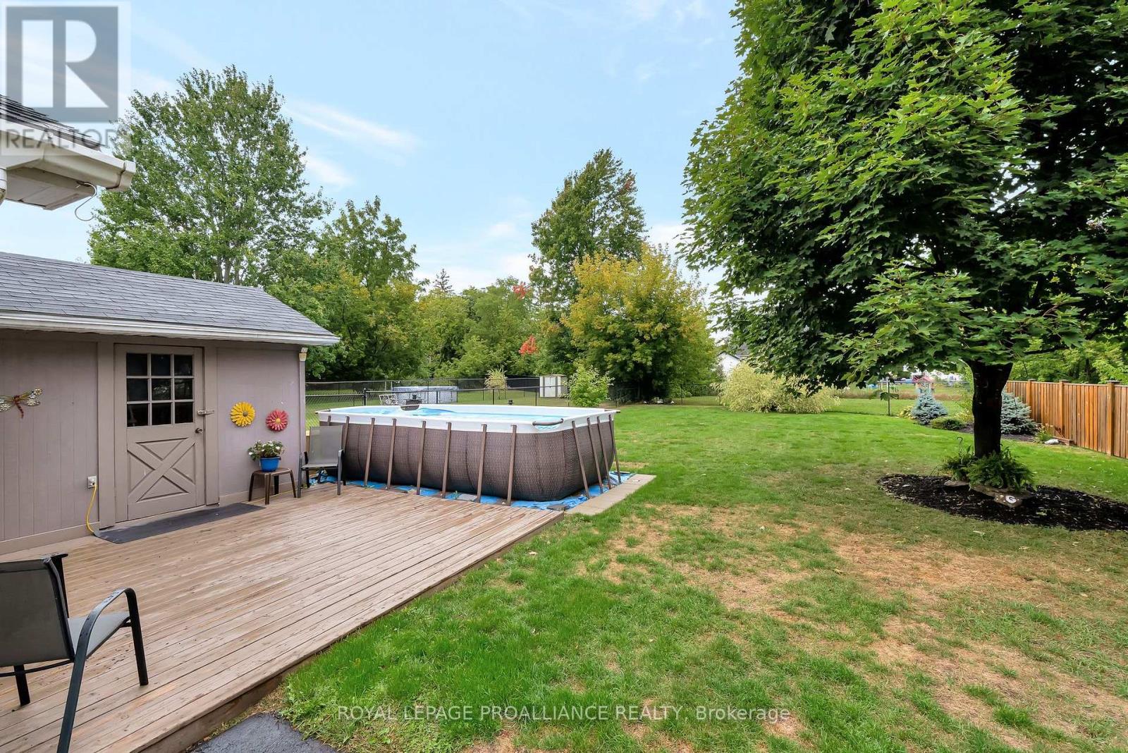 16 Benjamin Street, Belleville, Ontario  K8P 1P7 - Photo 38 - X12384919
