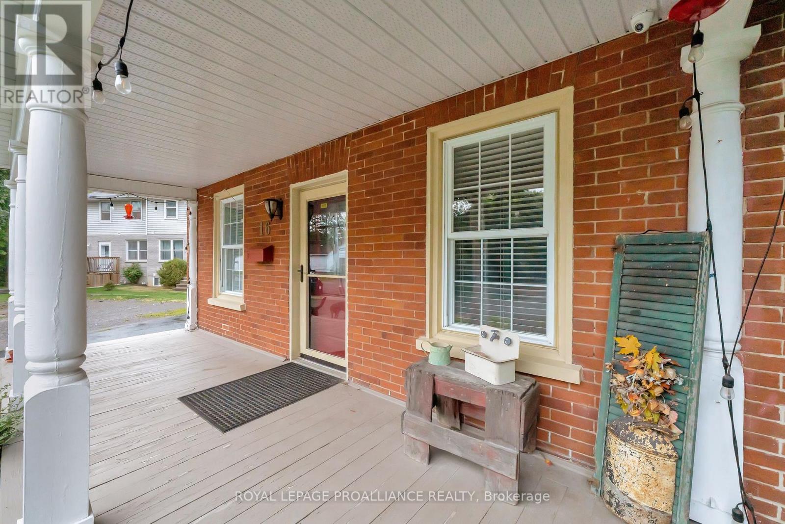 16 Benjamin Street, Belleville, Ontario  K8P 1P7 - Photo 6 - X12384919