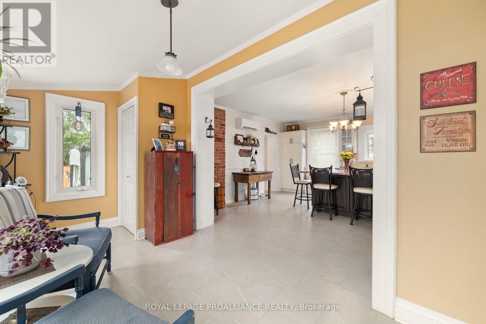 16 Benjamin Street, Belleville, Ontario  K8P 1P7 - Photo 7 - X12384919