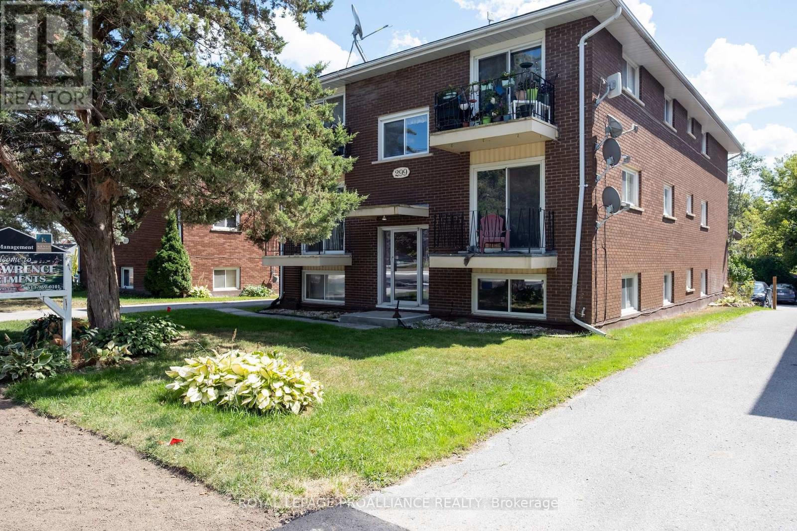 297-301 St. Lawrence Street E, Madoc, Ontario  K0K 2K0 - Photo 12 - X12384936