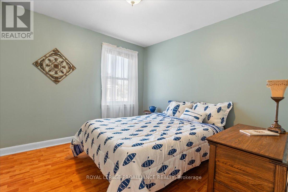 356 Dufferin Avenue, Belleville, Ontario  K8N 3X8 - Photo 14 - X12384982