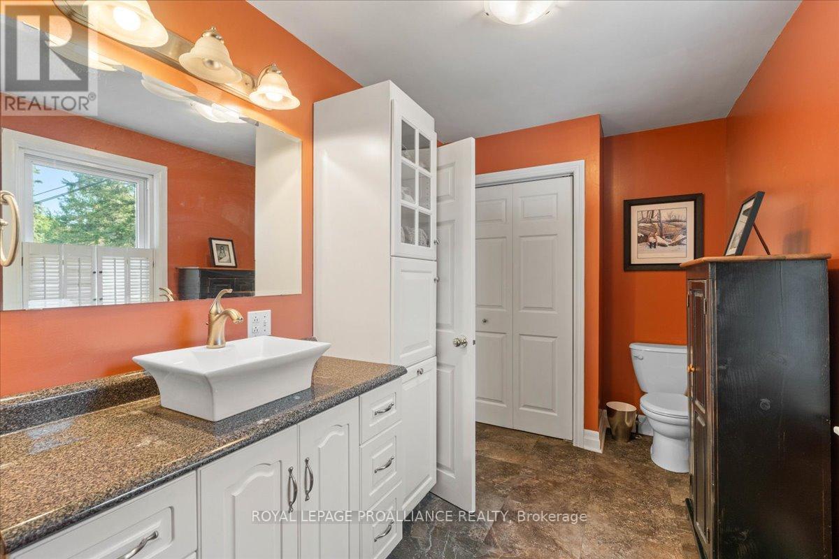 356 Dufferin Avenue, Belleville, Ontario  K8N 3X8 - Photo 19 - X12384982