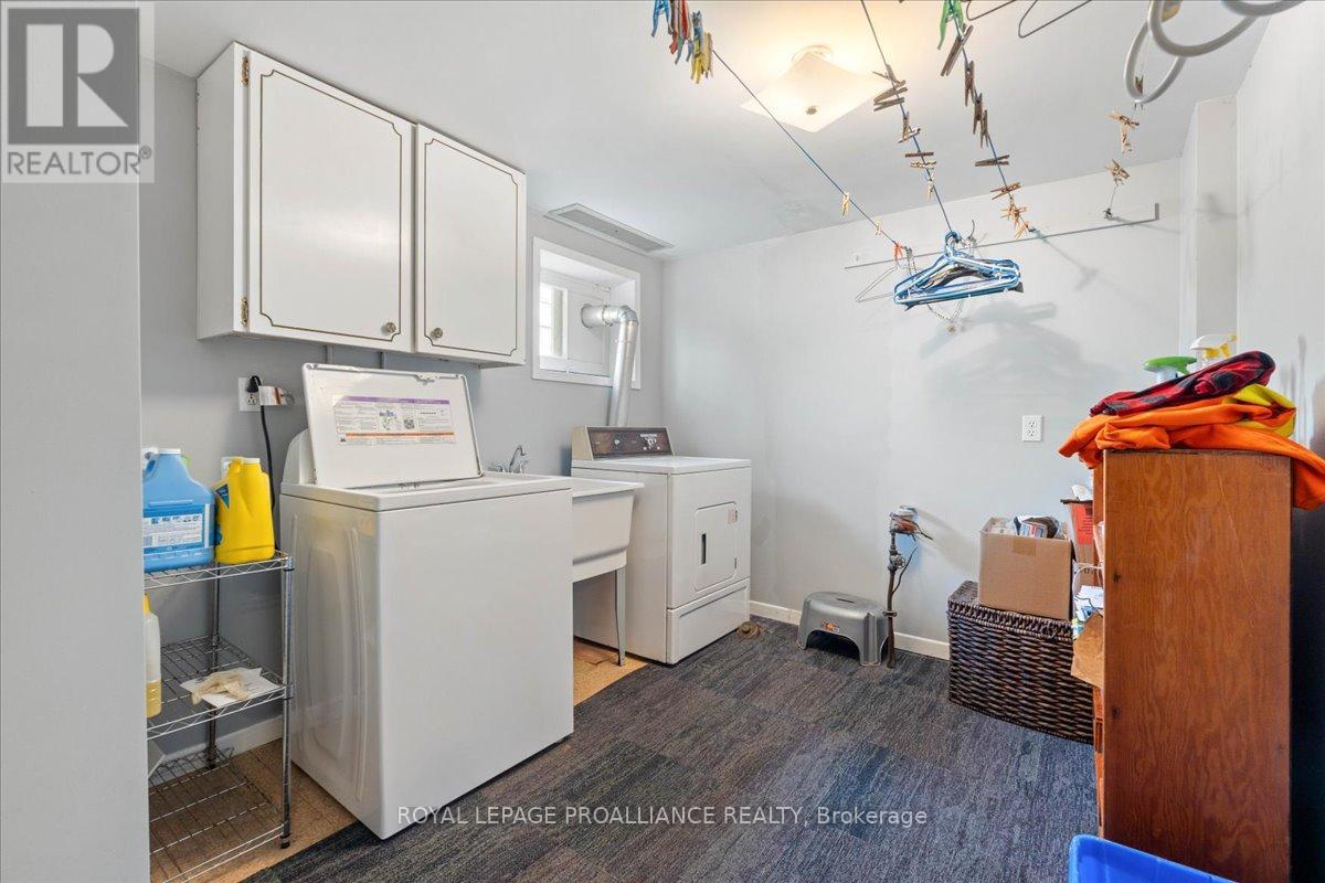 356 Dufferin Avenue, Belleville, Ontario  K8N 3X8 - Photo 21 - X12384982