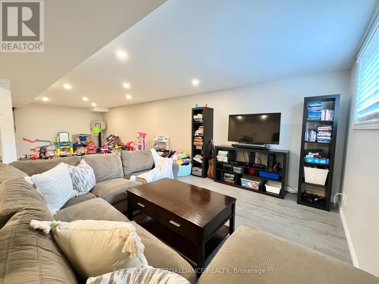 32 Vertis Court, Belleville, Ontario  K8N 0C9 - Photo 26 - X12385262
