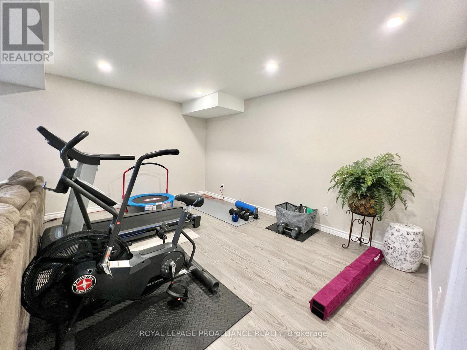 32 Vertis Court, Belleville, Ontario  K8N 0C9 - Photo 27 - X12385262