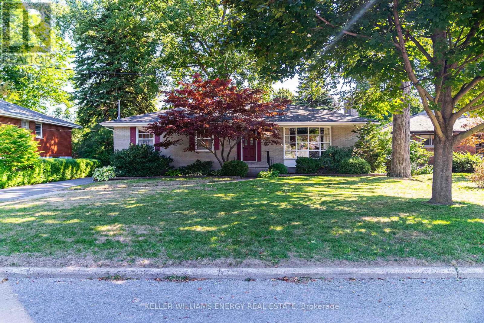 15 SOUTHWOOD CRESCENT, Belleville, Ontario