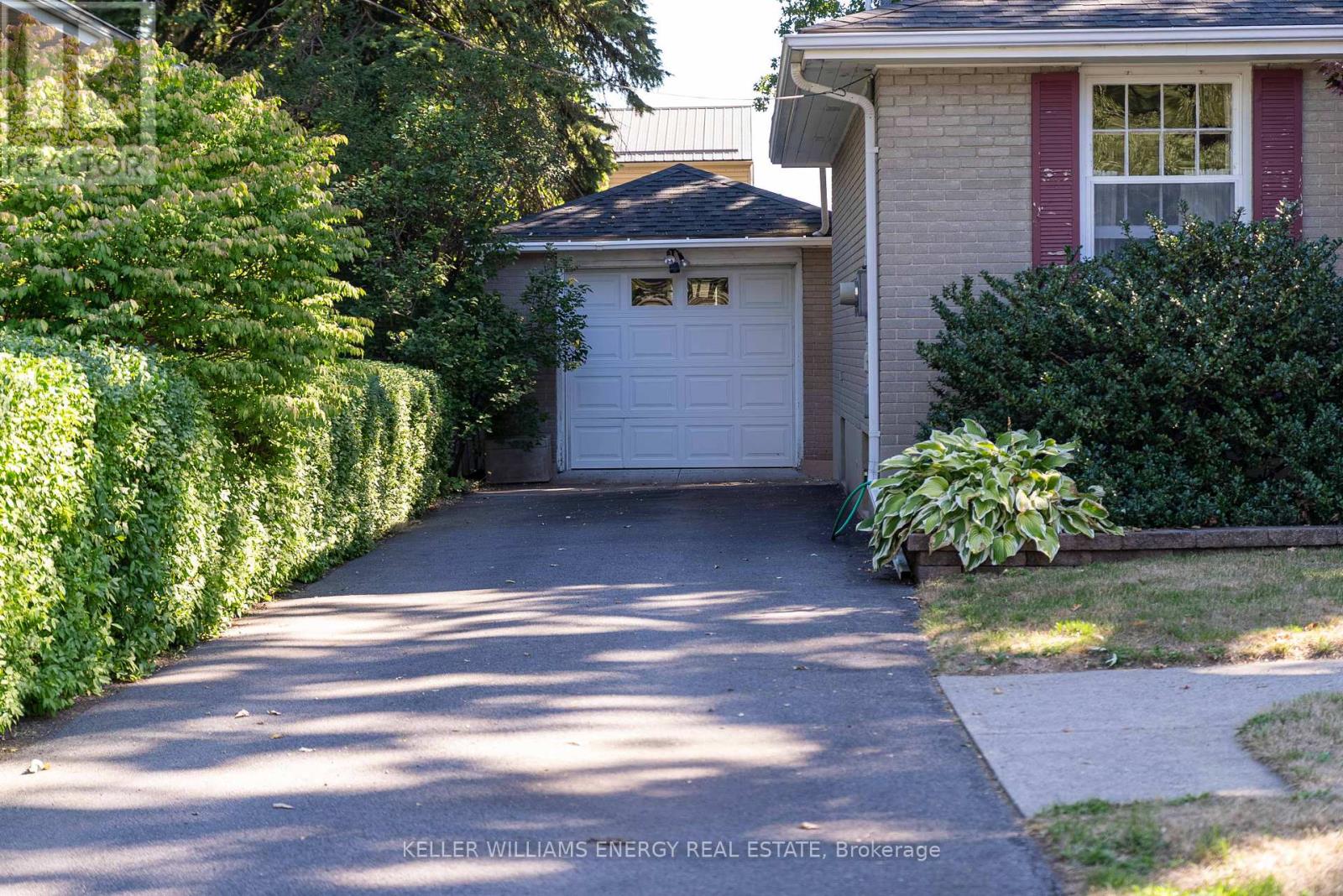 15 Southwood Crescent, Belleville, Ontario  K8N 1X4 - Photo 3 - X12385389