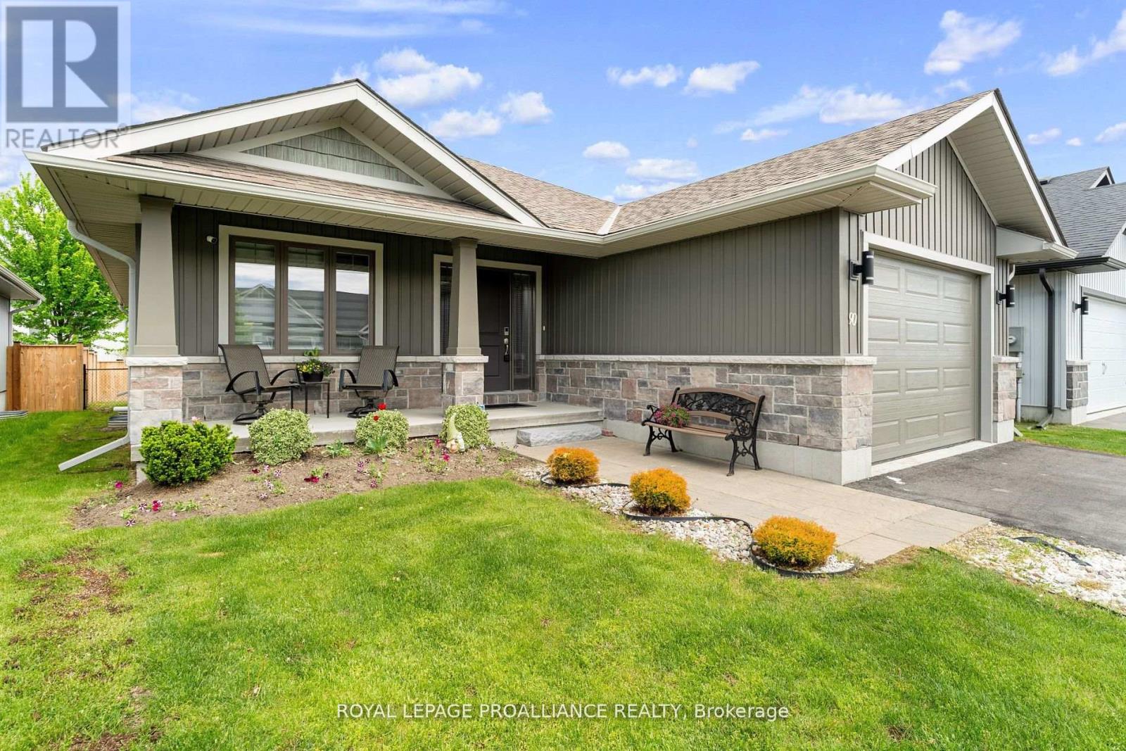 90 ALDERSGATE DRIVE, Belleville, Ontario