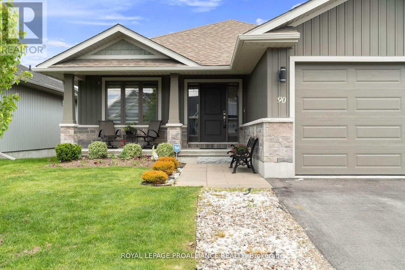 90 Aldersgate Drive, Belleville, Ontario  K8P 0G8 - Photo 2 - X12386270