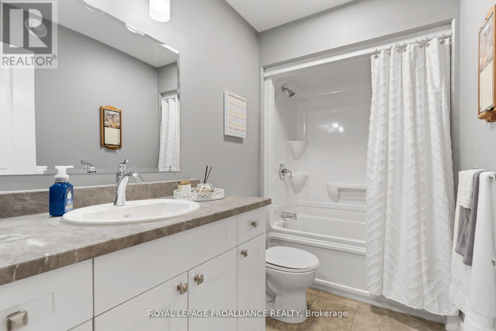 90 Aldersgate Drive, Belleville, Ontario  K8P 0G8 - Photo 26 - X12386270
