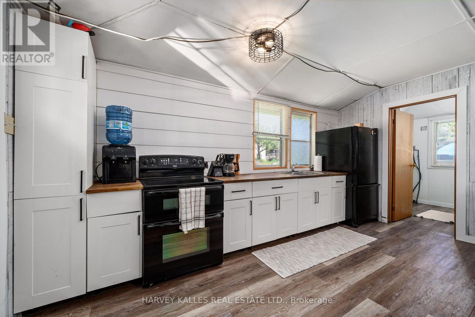 101 Treasure Cove Lane, Prince Edward County, Ontario  K0K 2T0 - Photo 7 - X12388391