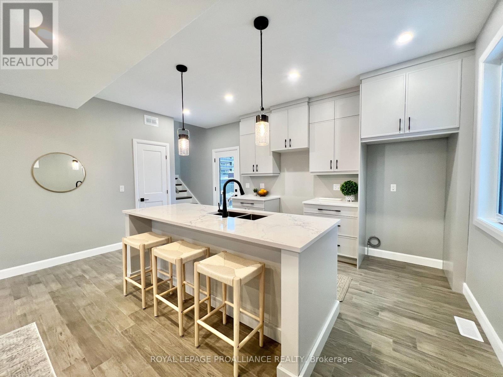 21 Horton Court, Belleville, Ontario  K8P 0G7 - Photo 11 - X12388792