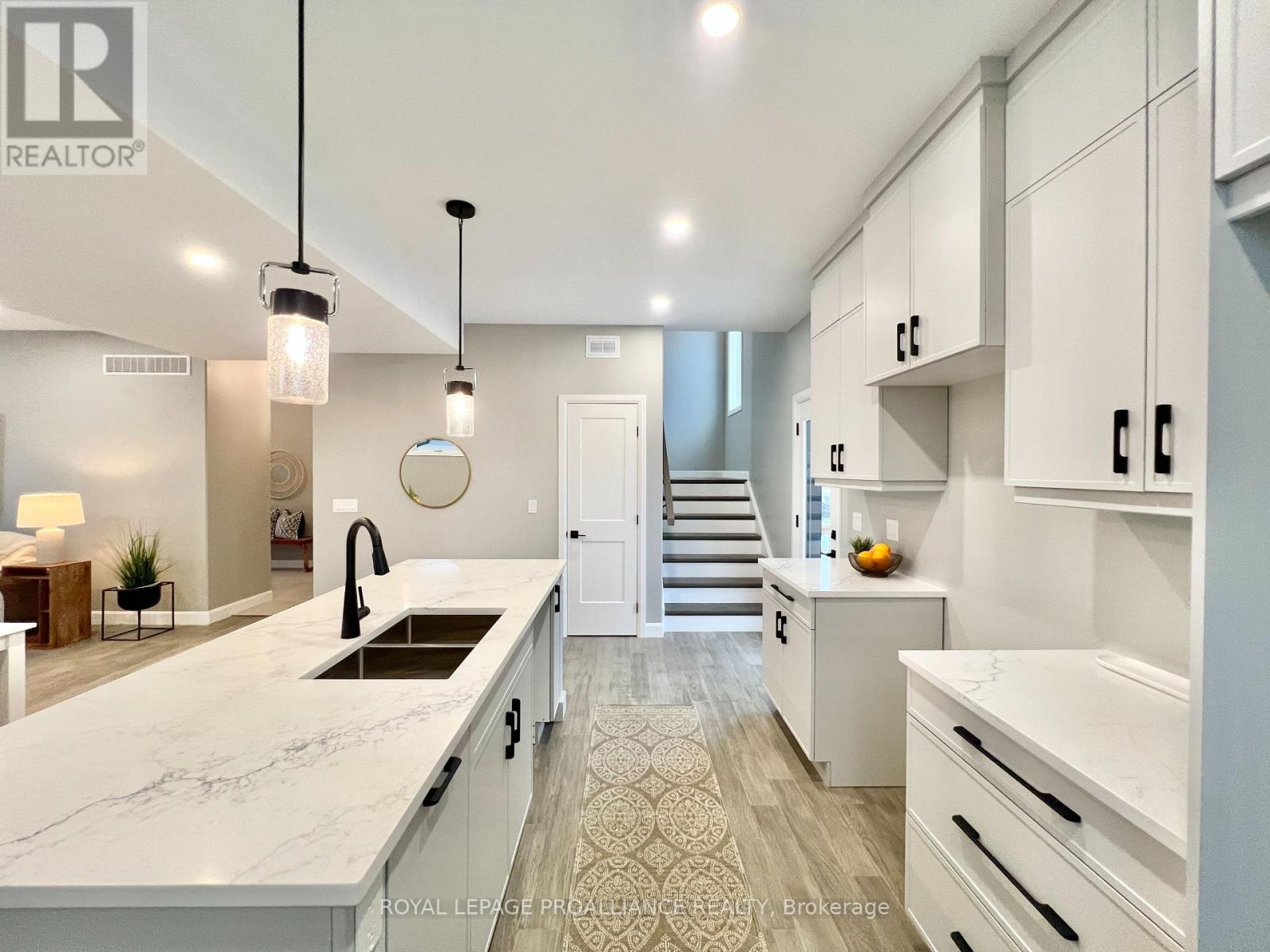 21 Horton Court, Belleville, Ontario  K8P 0G7 - Photo 13 - X12388792