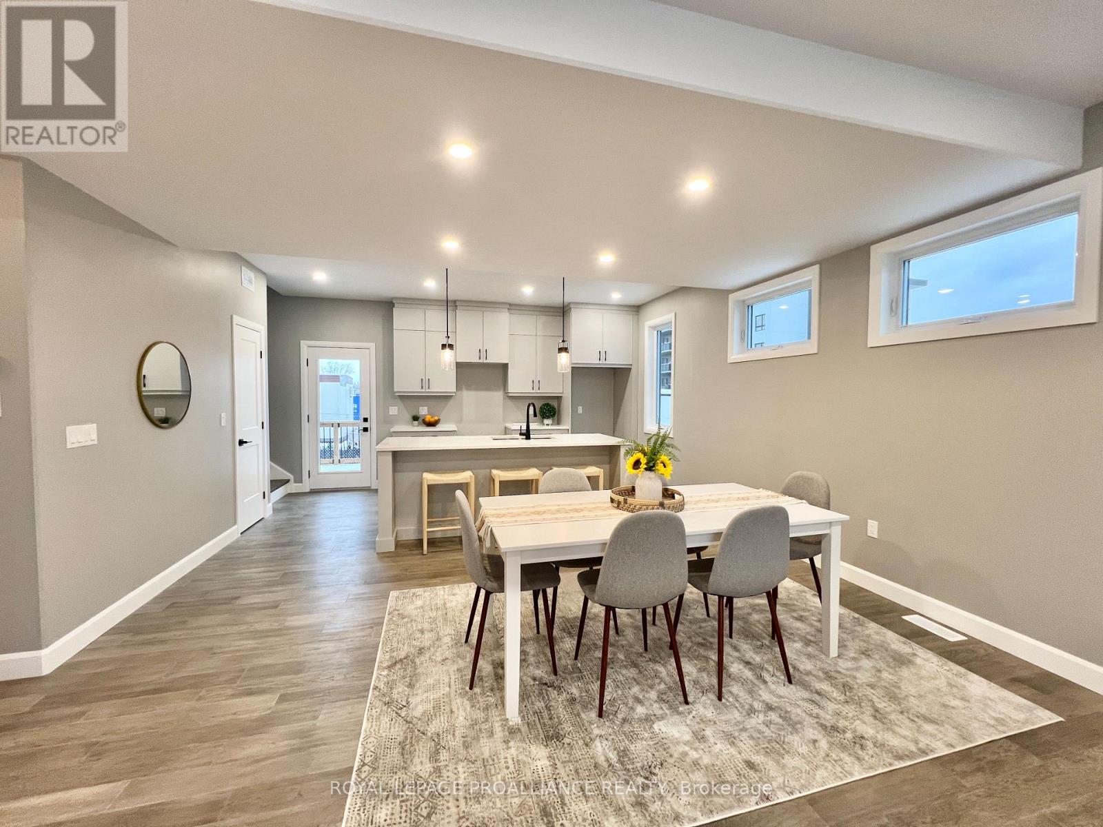 21 Horton Court, Belleville, Ontario  K8P 0G7 - Photo 9 - X12388792