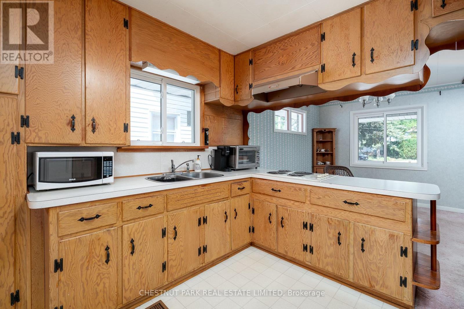 9 Downes Avenue, Prince Edward County, Ontario  K0K 2T0 - Photo 12 - X12389128