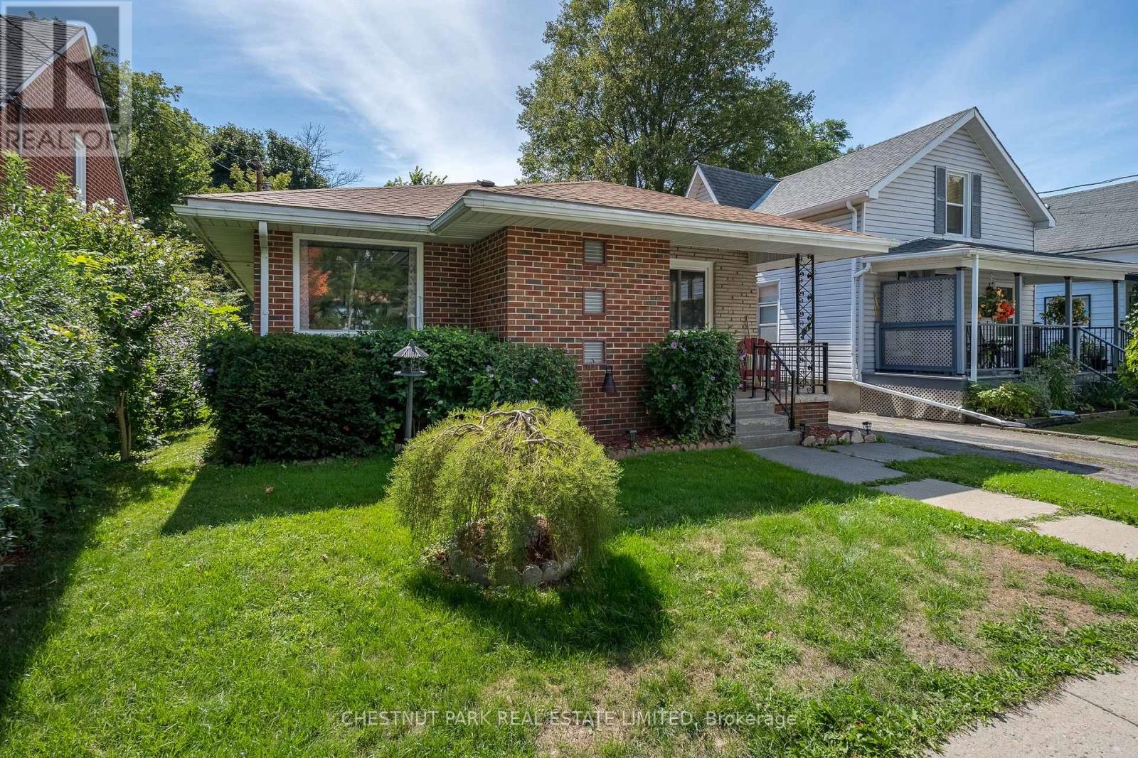 9 Downes Avenue, Prince Edward County, Ontario  K0K 2T0 - Photo 2 - X12389128