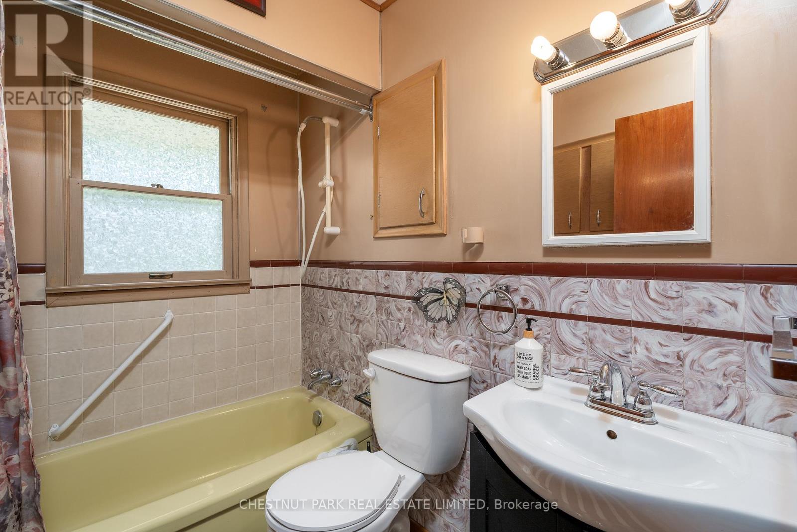 9 Downes Avenue, Prince Edward County, Ontario  K0K 2T0 - Photo 20 - X12389128