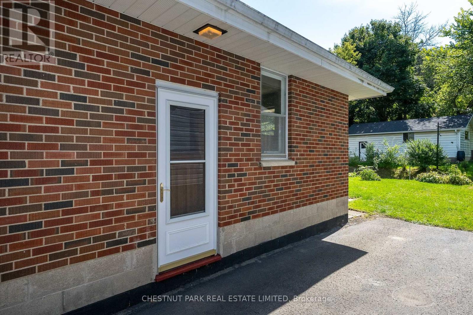 9 Downes Avenue, Prince Edward County, Ontario  K0K 2T0 - Photo 29 - X12389128
