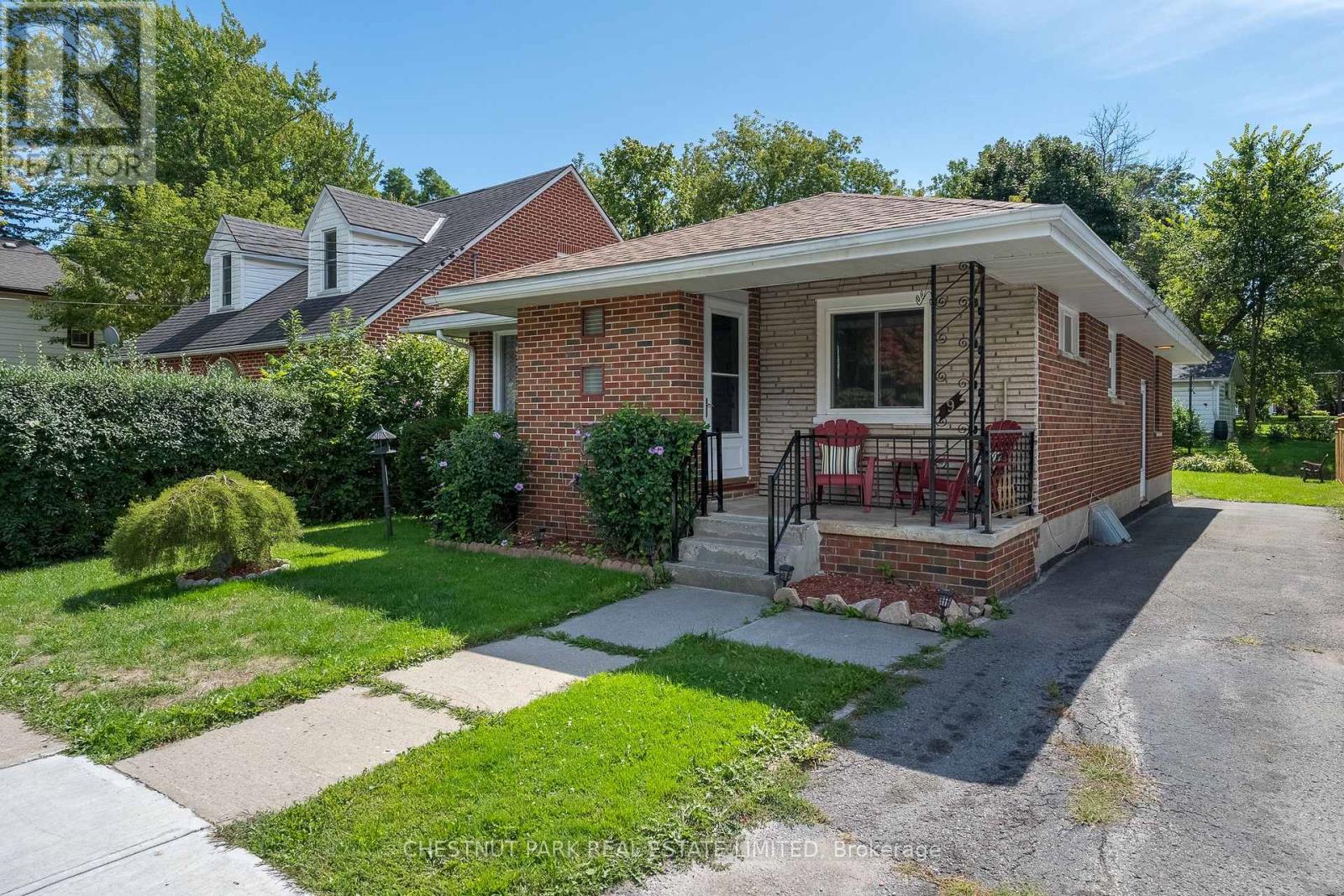 9 Downes Avenue, Prince Edward County, Ontario  K0K 2T0 - Photo 3 - X12389128
