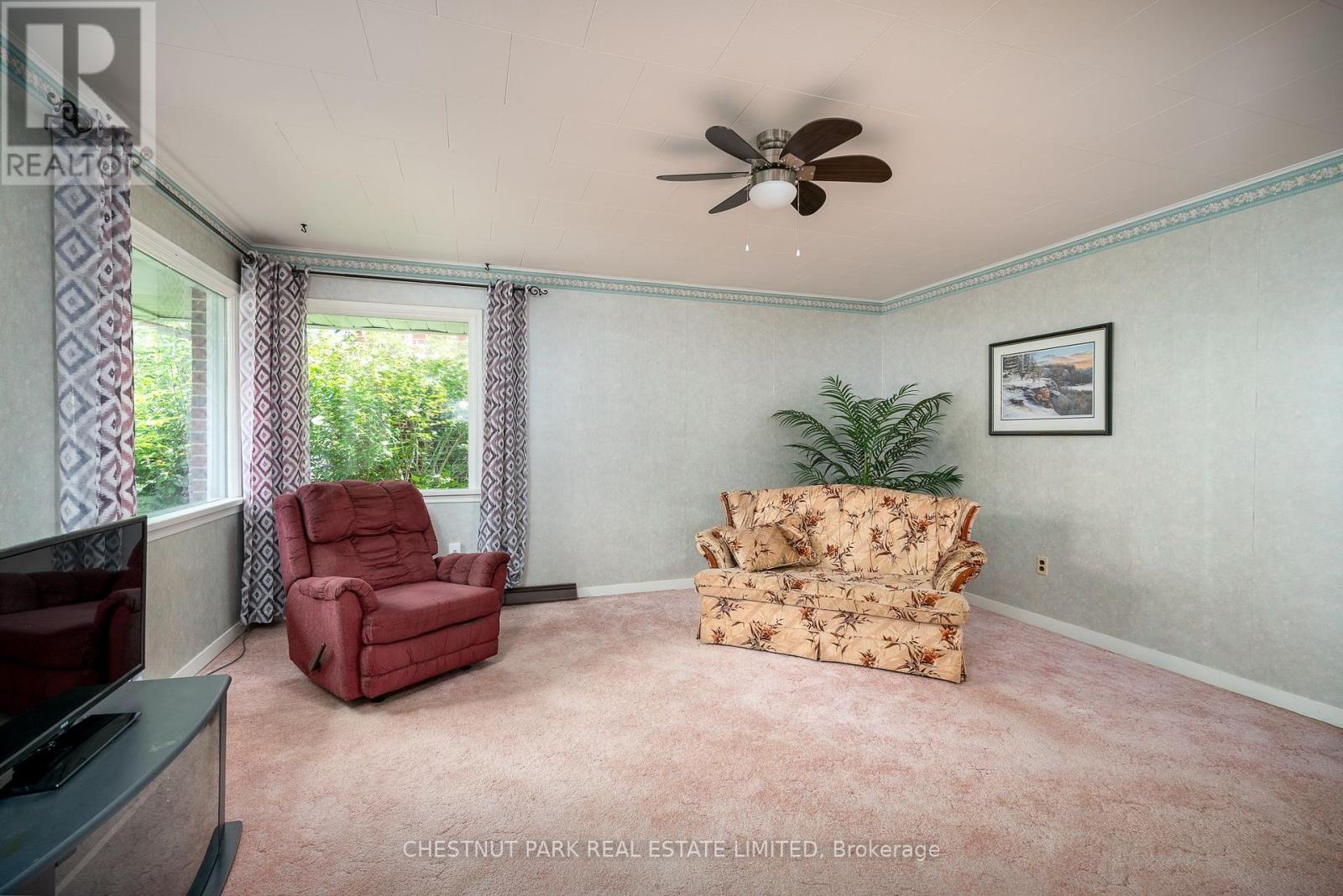 9 Downes Avenue, Prince Edward County, Ontario  K0K 2T0 - Photo 6 - X12389128