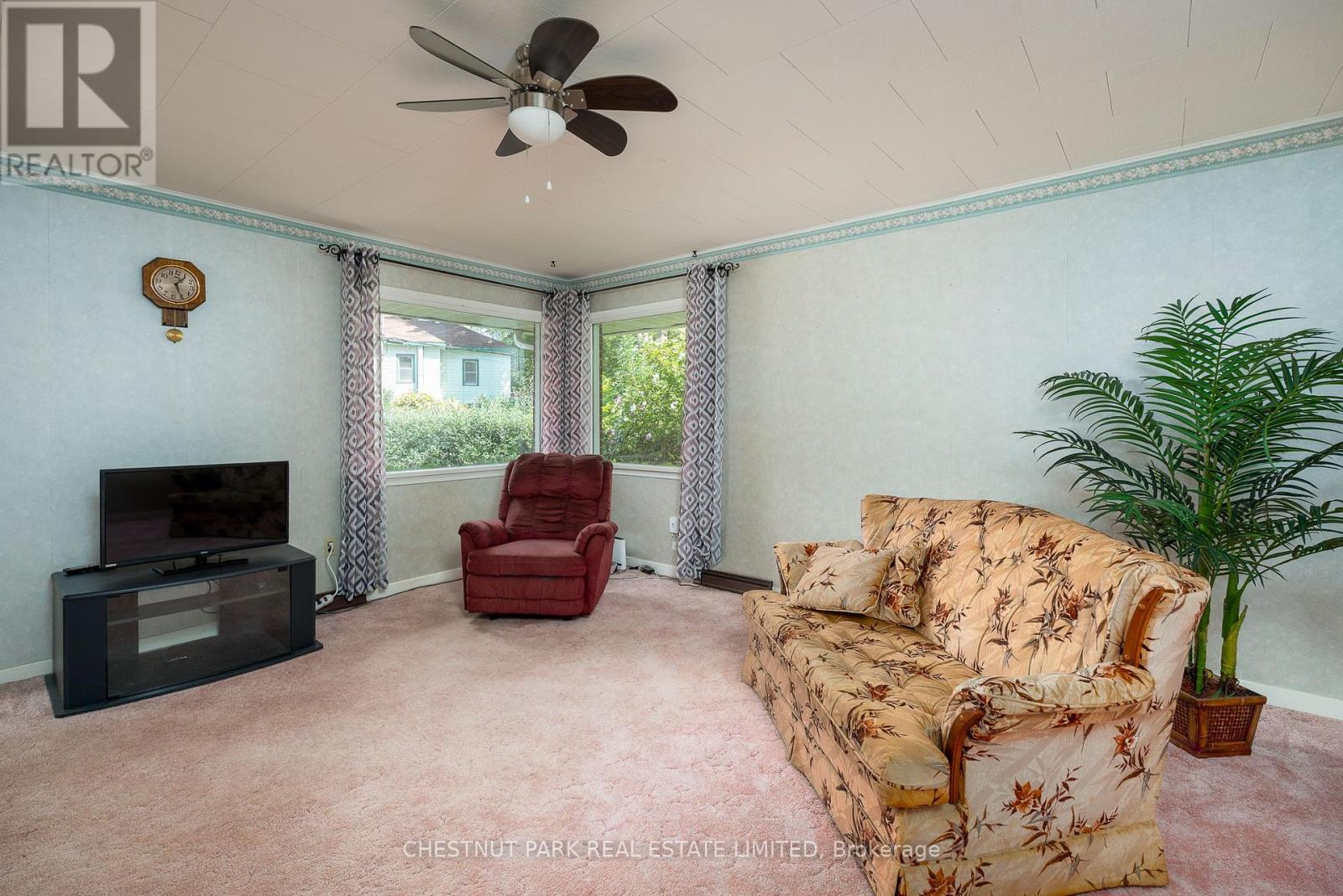 9 Downes Avenue, Prince Edward County, Ontario  K0K 2T0 - Photo 7 - X12389128