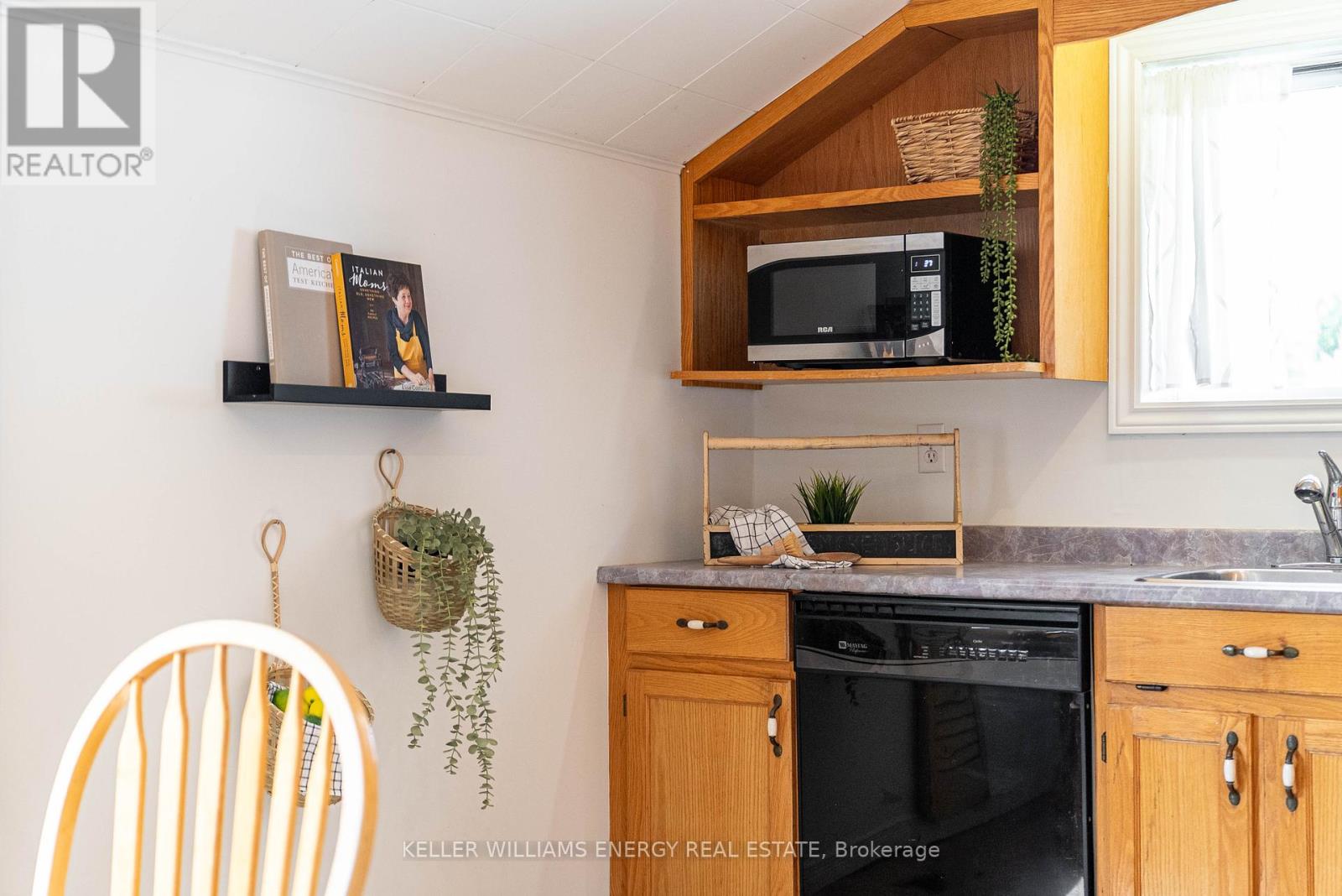319 Second Avenue, Prince Edward County, Ontario  K0K 3L0 - Photo 14 - X12389175