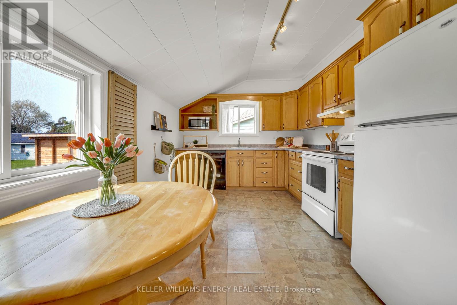 319 Second Avenue, Prince Edward County, Ontario  K0K 3L0 - Photo 17 - X12389175