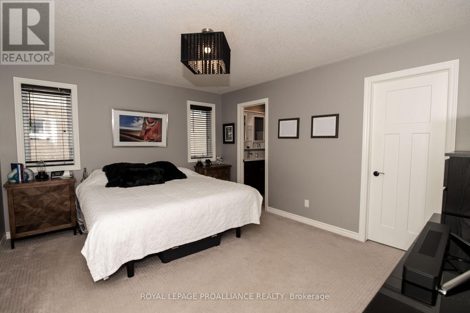 28 Butternut Court, Belleville, Ontario  K8P 0C5 - Photo 10 - X12389330