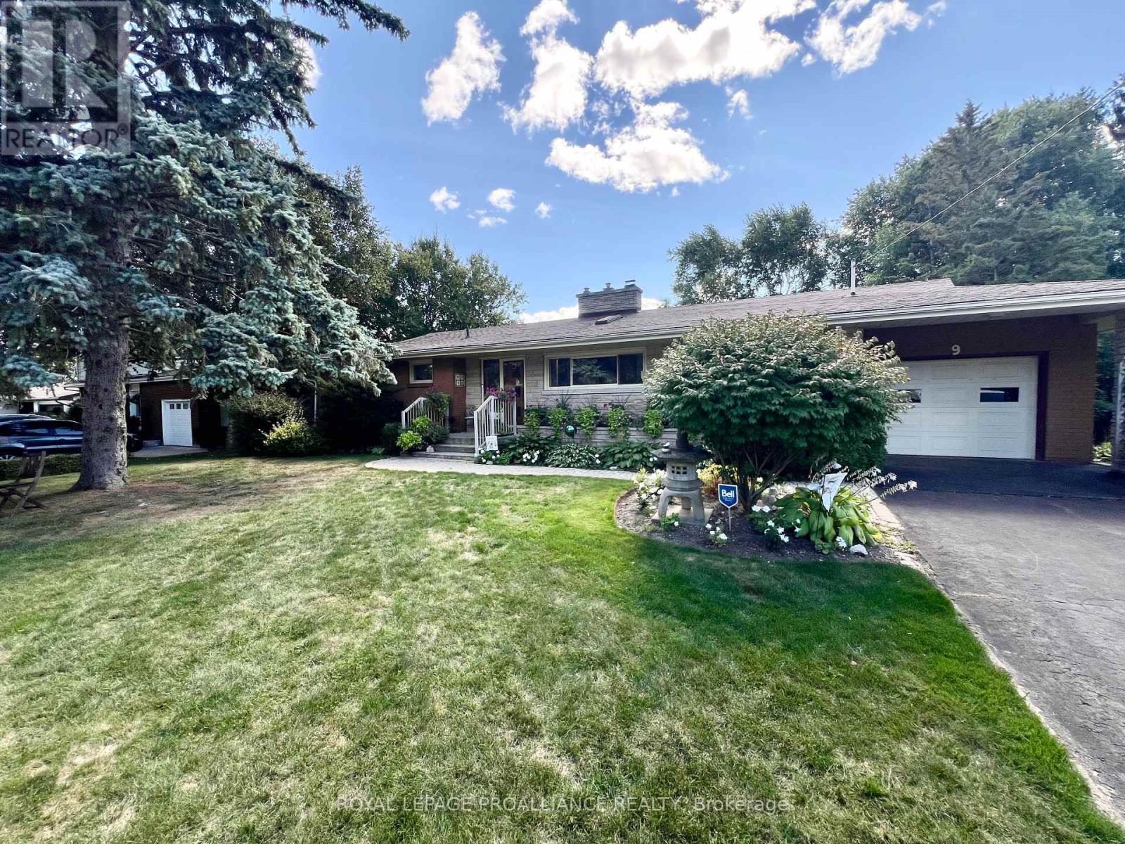 9 SUNSET DRIVE, Belleville, Ontario