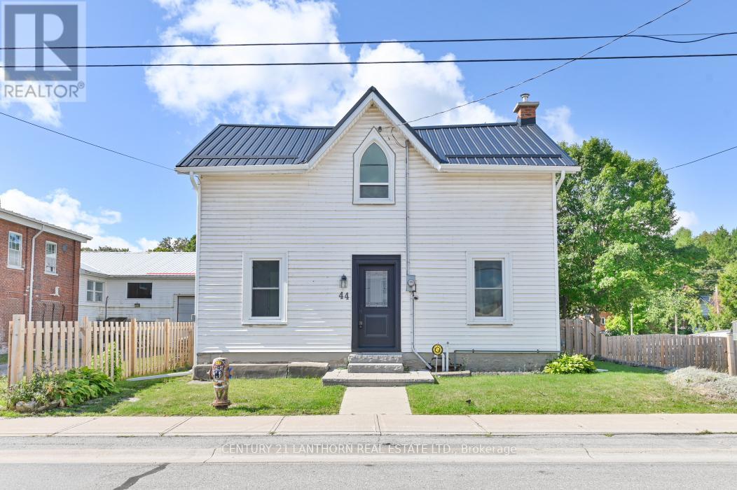 44 Metcalf Street, Tweed, Ontario  K0K 3J0 - Photo 3 - X12389598