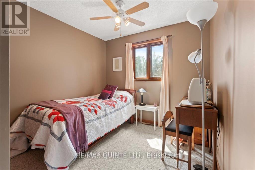 338 Sunrise Drive, Prince Edward County, Ontario  K8N 4Z7 - Photo 25 - X12390255