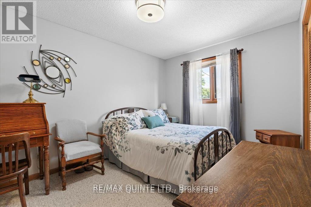 338 Sunrise Drive, Prince Edward County, Ontario  K8N 4Z7 - Photo 28 - X12390255