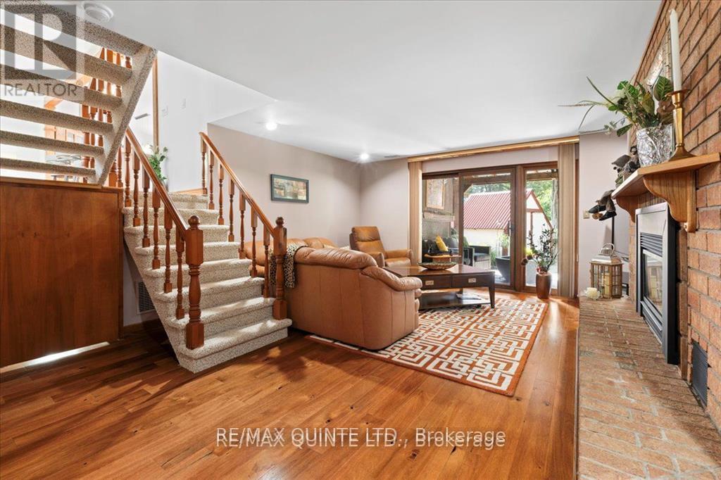 338 Sunrise Drive, Prince Edward County, Ontario  K8N 4Z7 - Photo 33 - X12390255