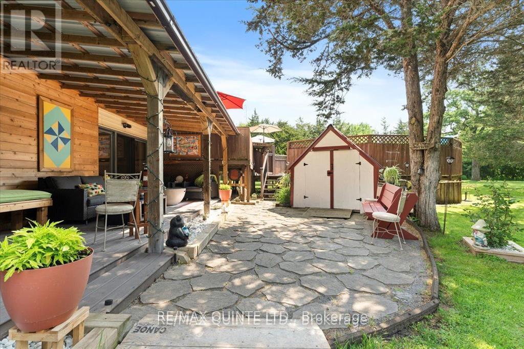 338 Sunrise Drive, Prince Edward County, Ontario  K8N 4Z7 - Photo 40 - X12390255